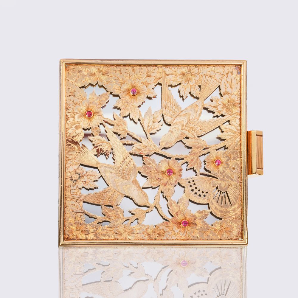 Boucheron - Vanité Compact 'poudrier oiseau et papillon' by Helluin-Mattlinger Vanité Compact 'poudrier oiseau et papillon' by Helluin-Mattlinger