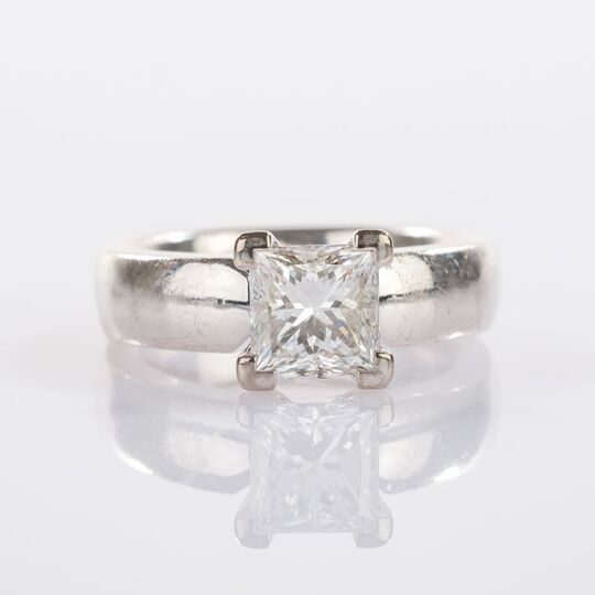 Hochfeiner Princess Diamant Solitärring