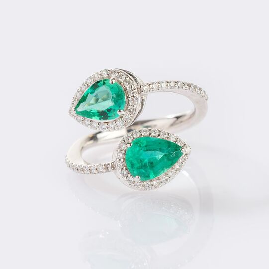Moi-et-Toi Emerald Diamond Ring