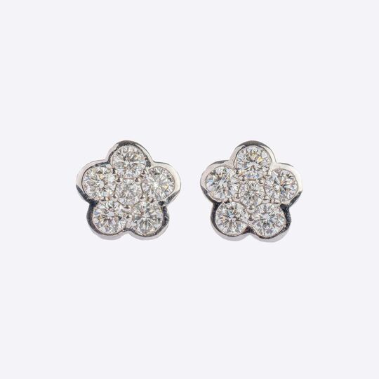 Paar blumenförmiger Diamant Ohrstecker