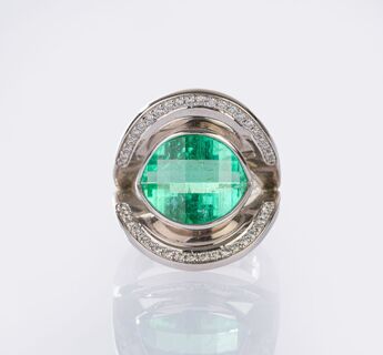 Very Fine 'Paraiba' Tourmaline Ring with Diamond