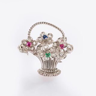 Juwelier Scheurle - Diamant Blütenbrosche mit Rubinen, Saphir und Smaragd Diamant Blütenbrosche mit Rubinen, Saphir und Smaragd
