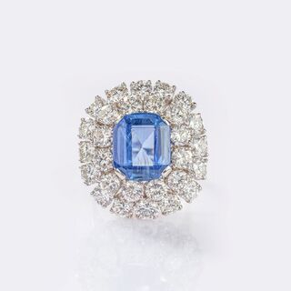Brilliant Cocktail Ring with natural Ceylon Sapphire
