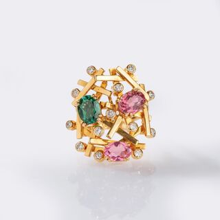 Multicolor-Tourmaline Ring with -Diamonds