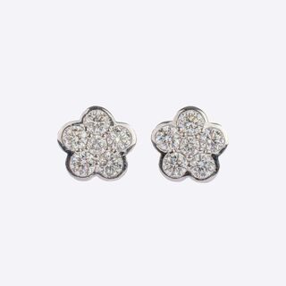 Pair of flower-shaped Diamond Ear Studs