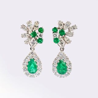 Pair of fine Emerald Diamond Earrings