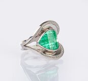 Very Fine 'Paraiba' Tourmaline Ring with Diamond - image 2