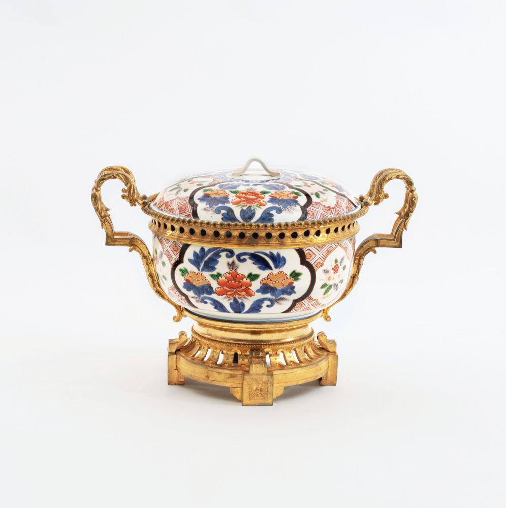 Imari Centrepiece with Ormolu Mount Imari Centrepiece with Ormolu Mount