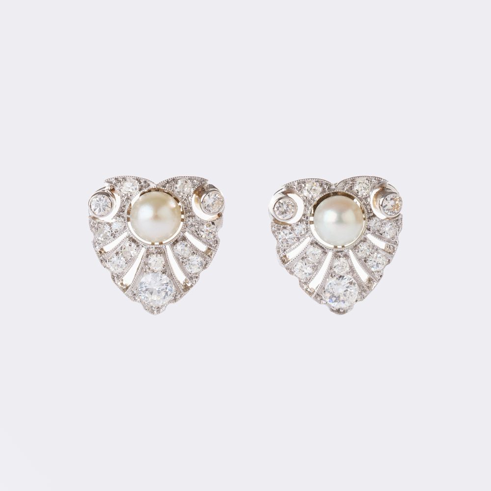Pair of Art-déco Diamond Pearl Earstuds Pair of Art-déco Diamond Pearl Earstuds