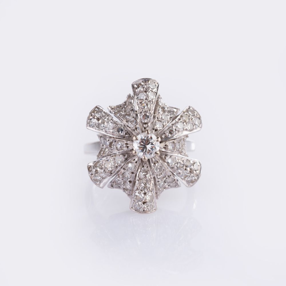 Brillant Ring in Blütenform