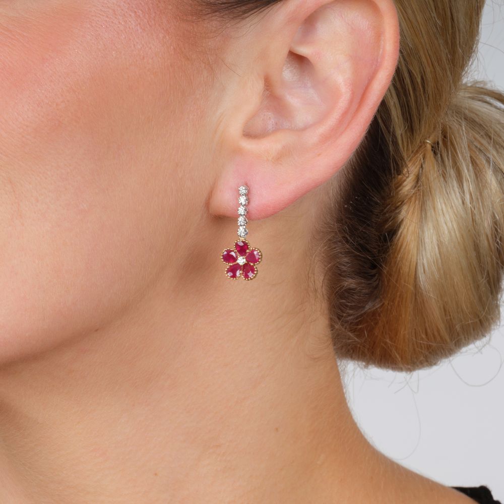 Pair of Ruby Diamond Earpendants 'Fleurs rouges' - image 2