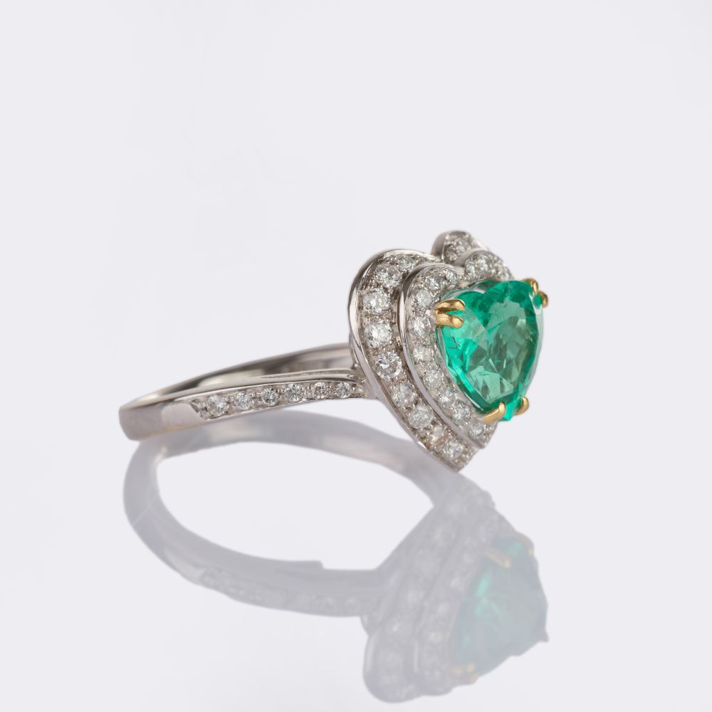 Feiner Smaragd Brillant Ring in Herzform - Bild 2
