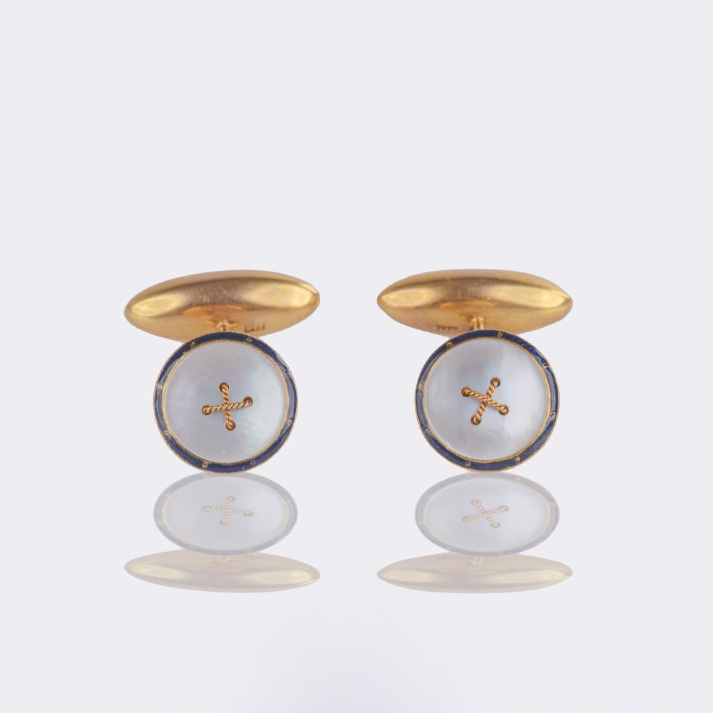 Pair of Mother-of-Pearl Cufflinks in Knob Design