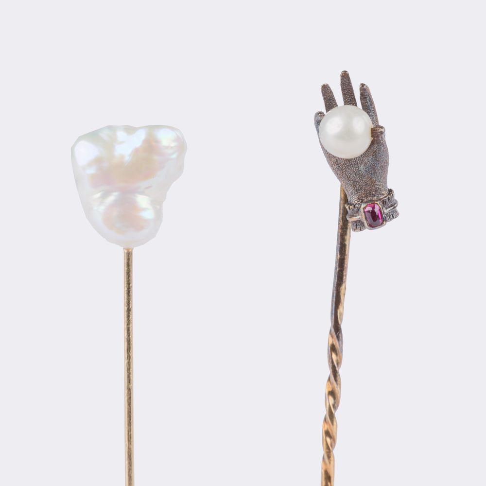 Two Novelty-Jewellerypiece Needles with Pearls Two Novelty-Jewellerypiece Needles with Pearls