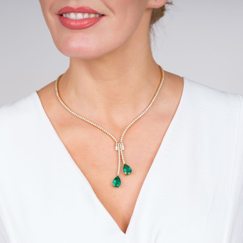 Highcarat extraordinary fine Emerald Diamond Necklace - image 4