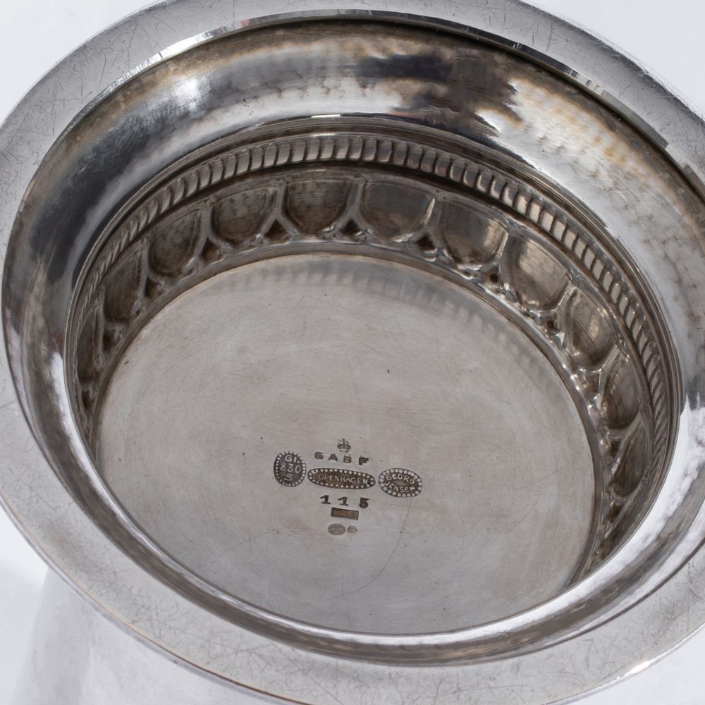 A Very Rare and Early Vase No. 115 - image 2