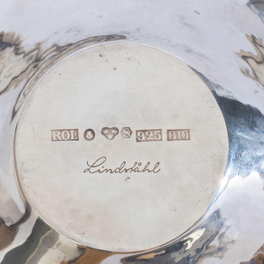 A Beautiful Shaped Design Bowl - image 2