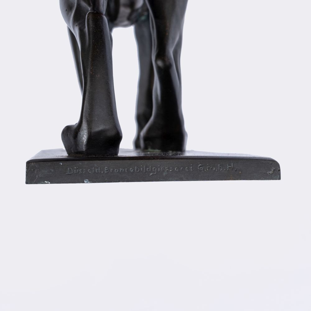 Art-déco Bronze 'Striding lioness' - image 3