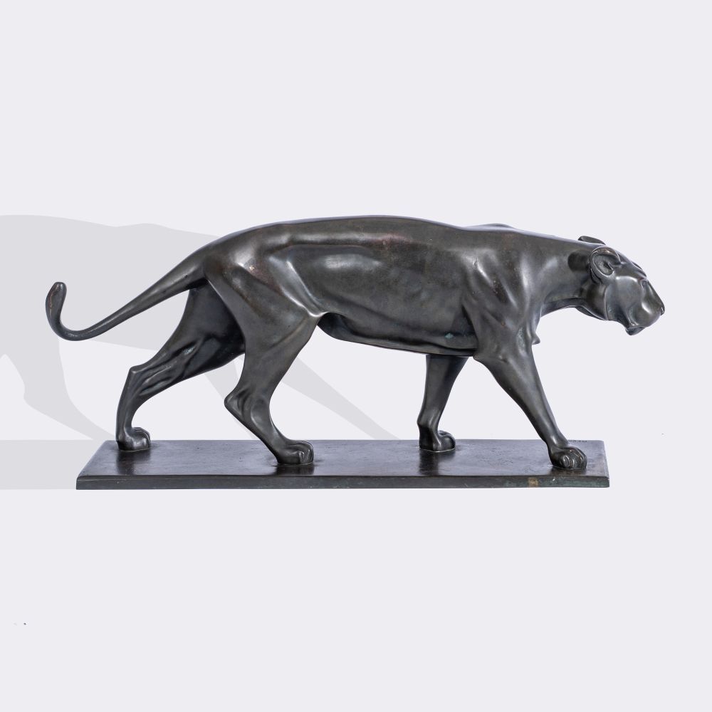 Art-déco Bronze 'Striding lioness' - image 5