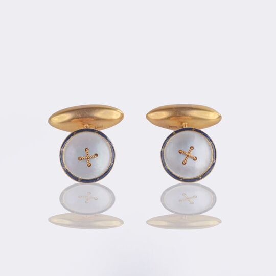 Pair of Mother-of-Pearl Cufflinks in Knob Design