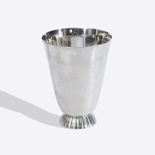 A Vase no. 823