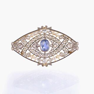 - Filigrée Belle Époque Diamond Pearl Brooch with natural Ceylon Sapphire Filigrée Belle Époque Diamond Pearl Brooch with natural Ceylon Sapphire