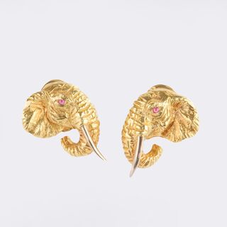 Rare Pair of English Cufflinks with Animal Depictions 'Elephant'