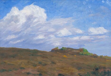 Große Wolke über dem Heidehügel