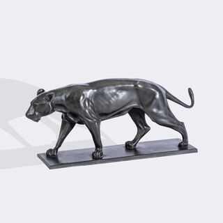 Art-déco Bronze 'Striding lioness'