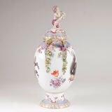 Cover vase with squirrel - image 3
