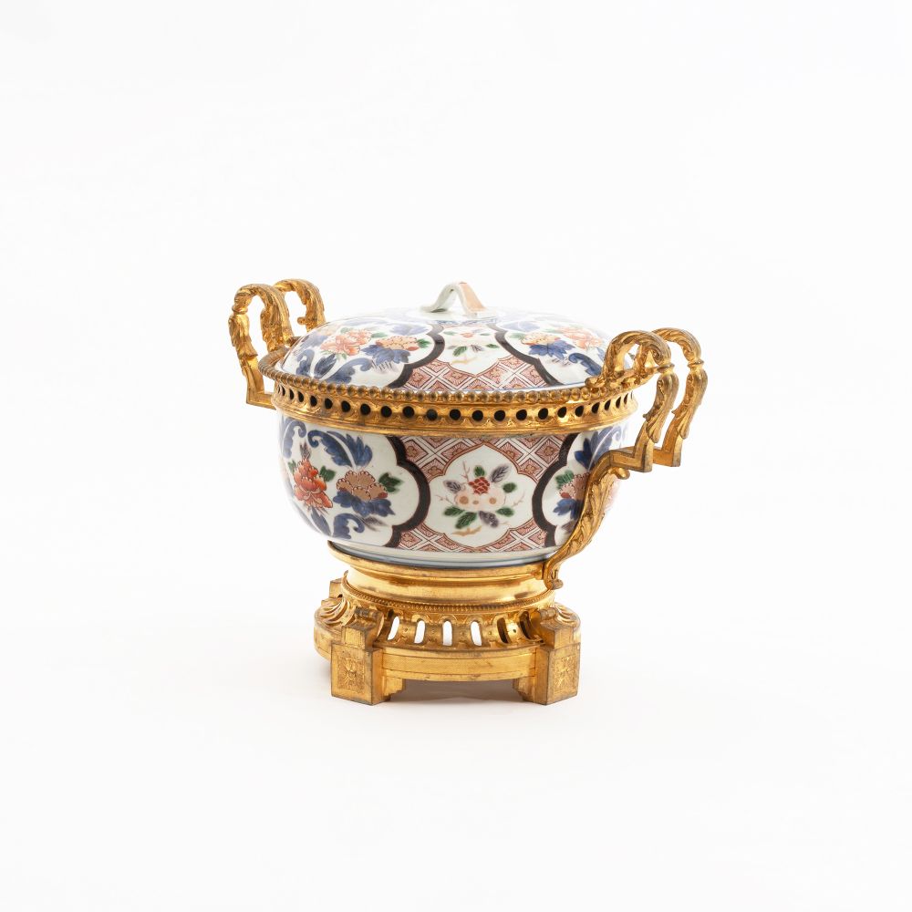 Imari Centrepiece with Ormolu Mount - image 2