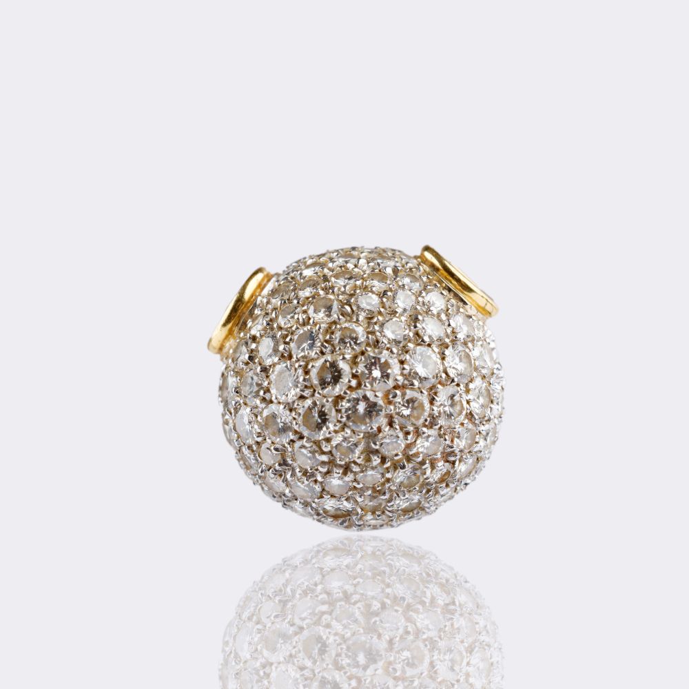 Highcarat Diamond Pendant in Sphere-Form