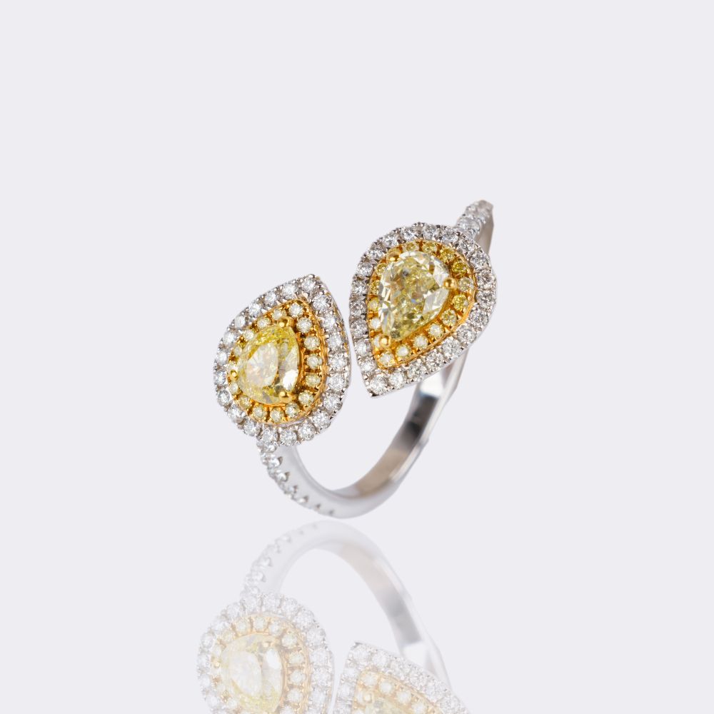 Moi-et-Toi Fancy-Diamond Ring