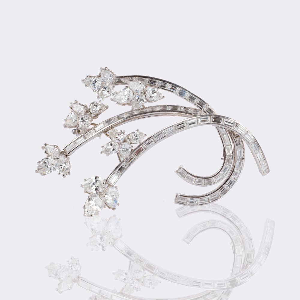 An exceptionel Vintage Diamond Flower Brooch