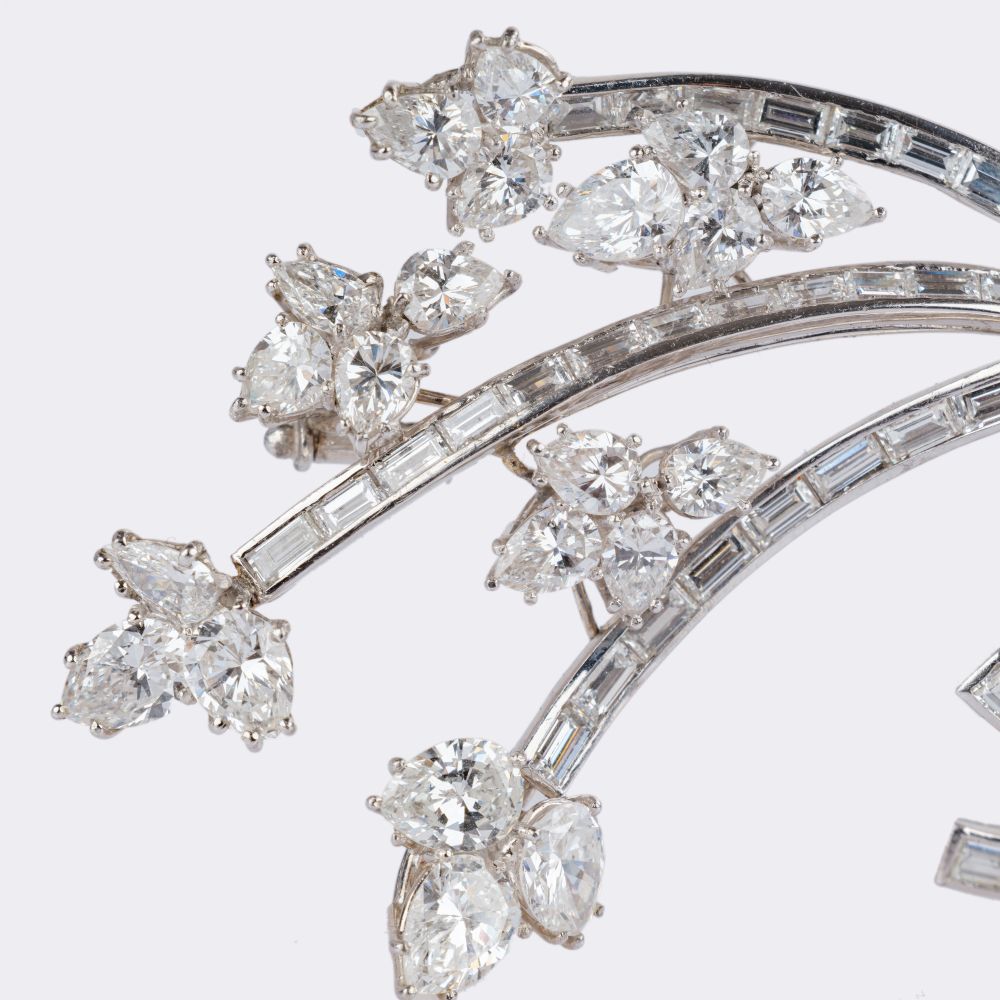 An exceptionel Vintage Diamond Flower Brooch - image 2