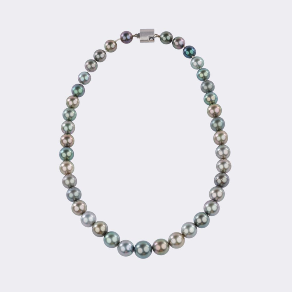 Tahiti Pearl Jewelry-set with Necklace and Studs - image 2