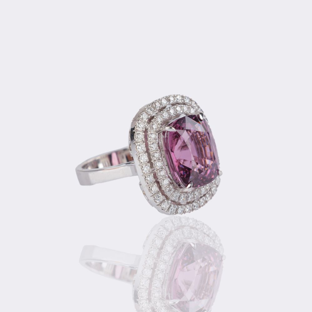 High-Carat Natural Spinel Ring with Diamonds - image 2