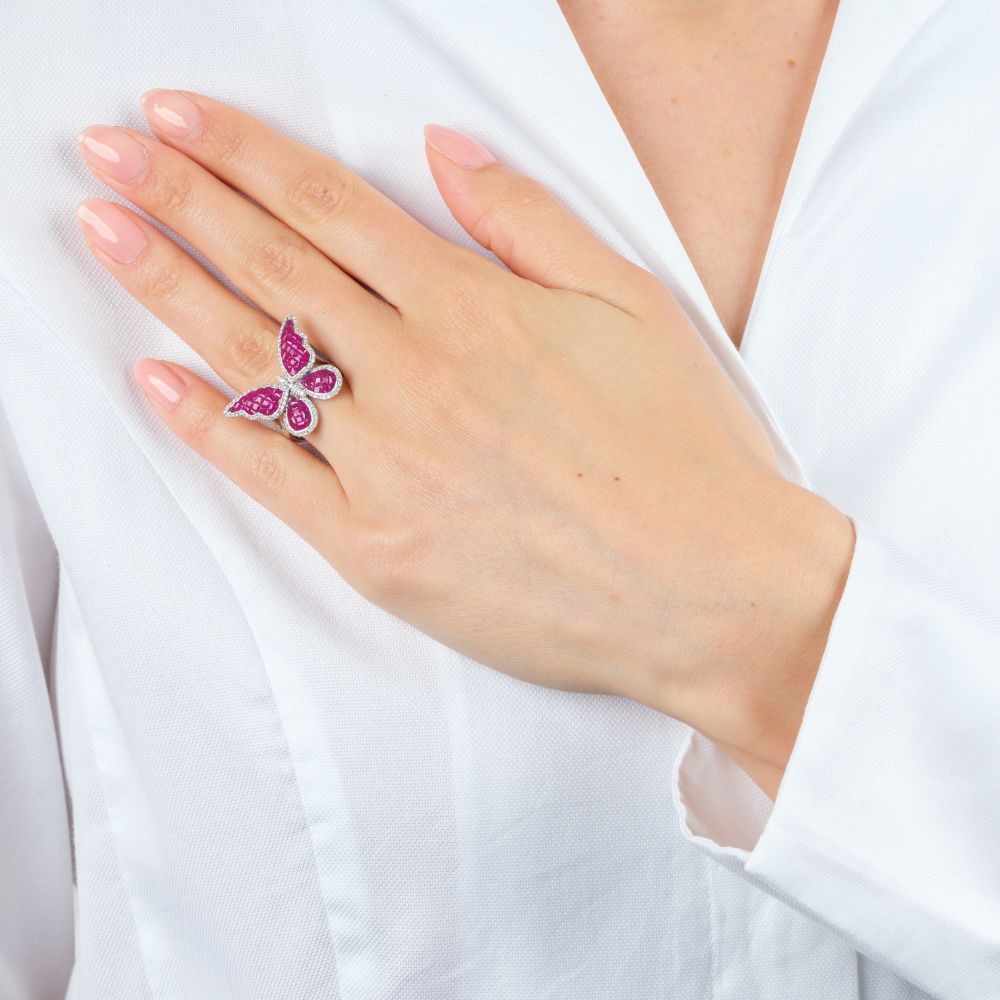 Elegant Ruby Diamond Ring 'Butterfly' - image 4