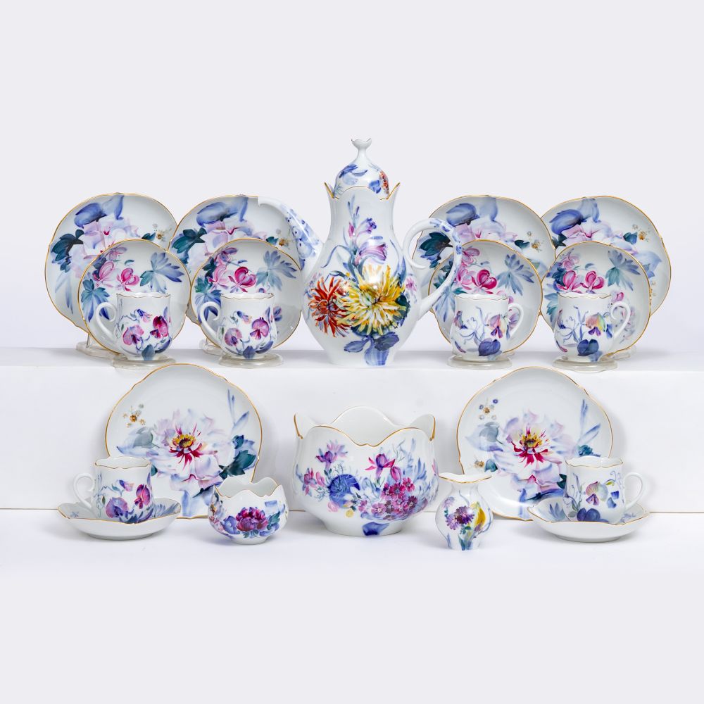 A Modern Coffee Service 'Blue-colored flower' for 6 Persons