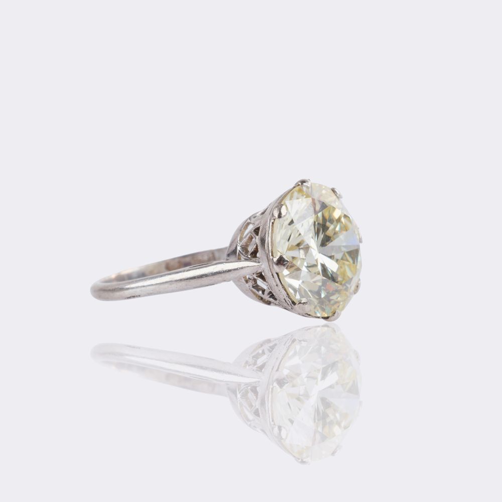 Very High-Carat Solitaire Ring - image 3