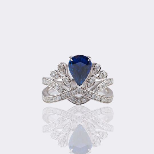 Natural Sapphire Ring with Diamonds