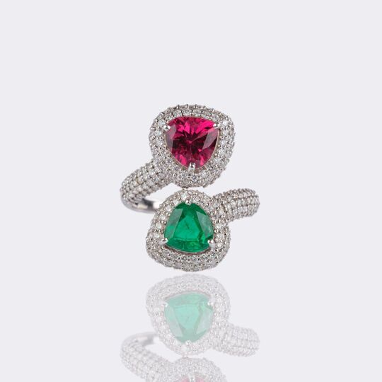 Moi-et-Toi Emerald Rubellit Ring with Diamonds