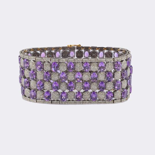 An exceptionel Bracelet with Amethysts and Diamonds