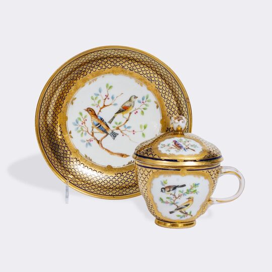 A Fine Lidded Cup with Bird Painting