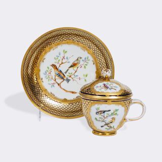 A Fine Lidded Cup with Bird Painting