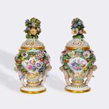 A Pair of small Potpourri Vases with Putti - image 1