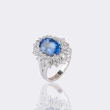 Very Fine Natural Sapphire Ring with Diamonds - image 3