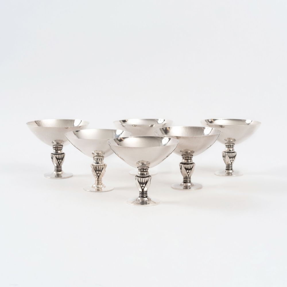 Satz von 6 Cocktailbechern Nr. 572 A von Gundorph Albertus