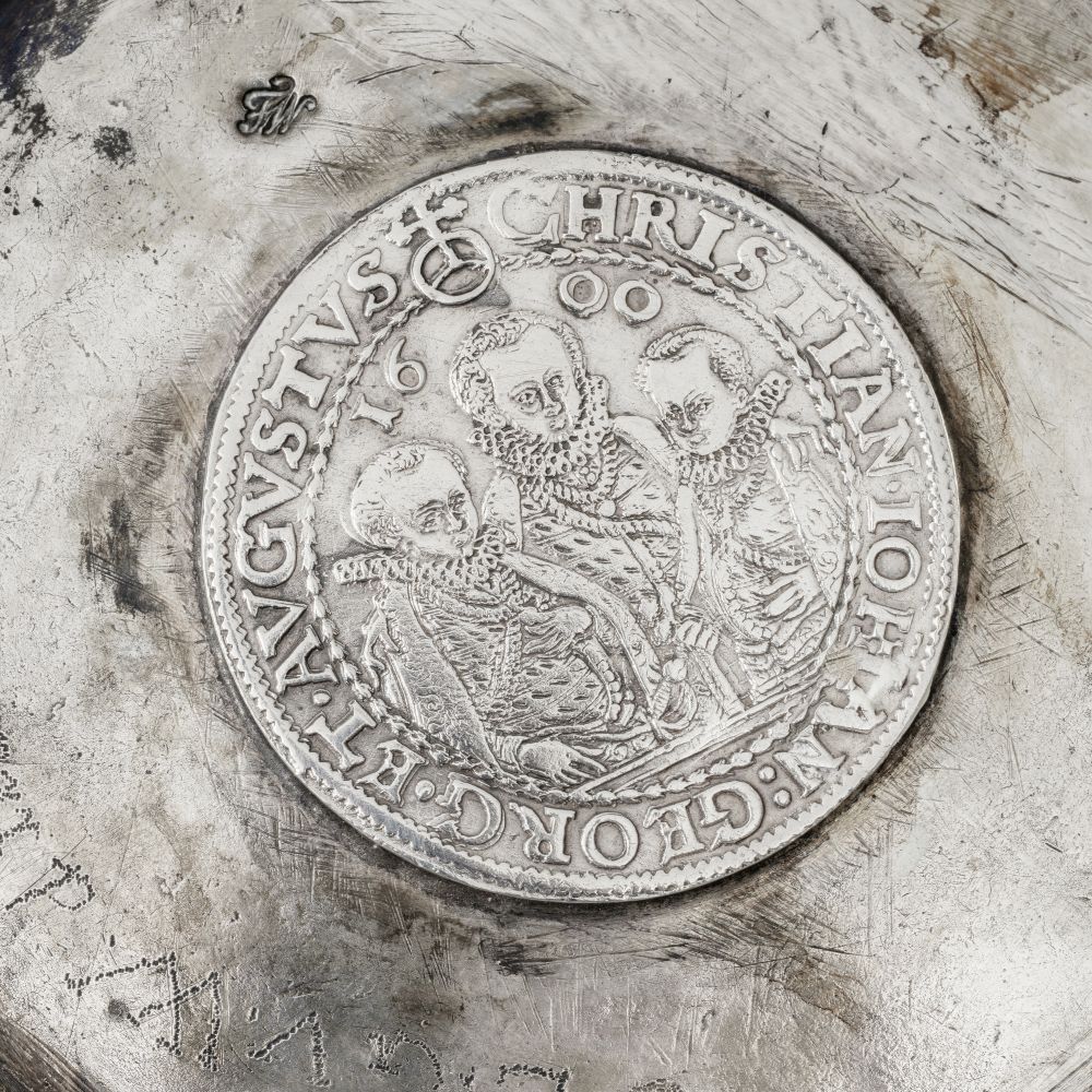 Seltener schlesischer Münzdeckelhumpen mit Dreibrüder-Talern - Bild 4