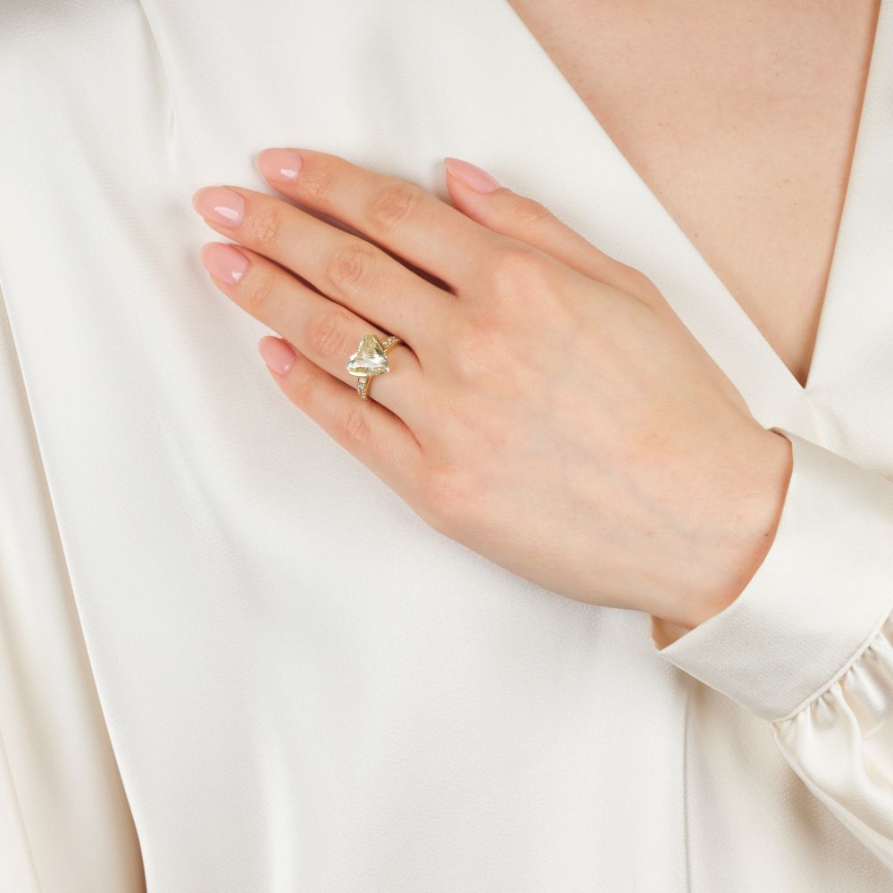 Hochkarätiger Fancy Diamant Ring 'Herz' - Bild 5